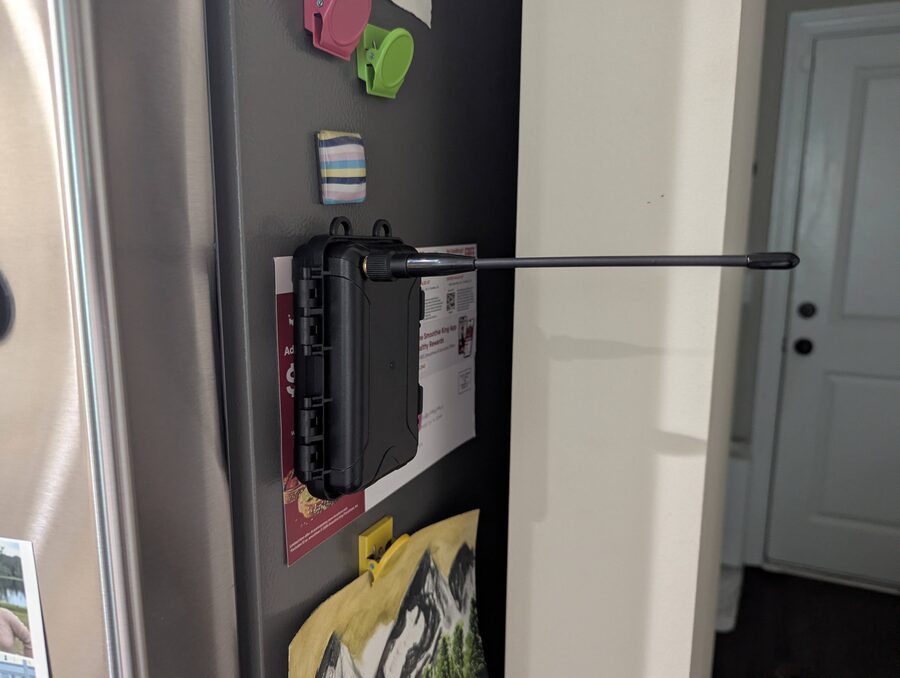 Magnetic node deployed on metal surface